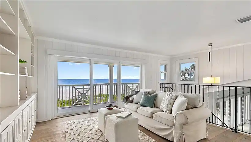 Loft with Balcony Entrance