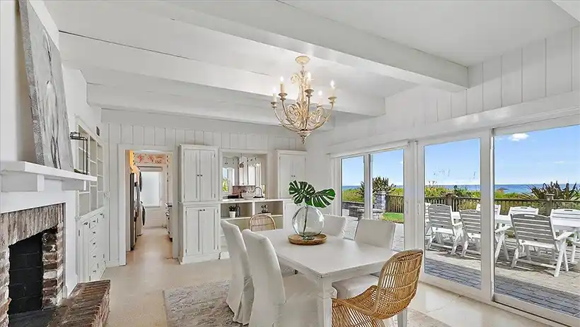 Oceanfront Dining