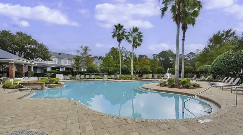Amenities and Pool at Wolf Creek Condos in Jacksonville